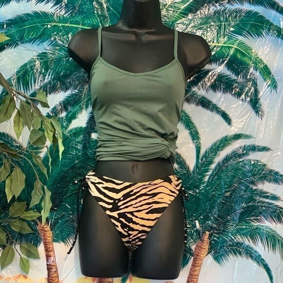 Victoria’s Secret Bikini Bottoms - Picture 2 of 14